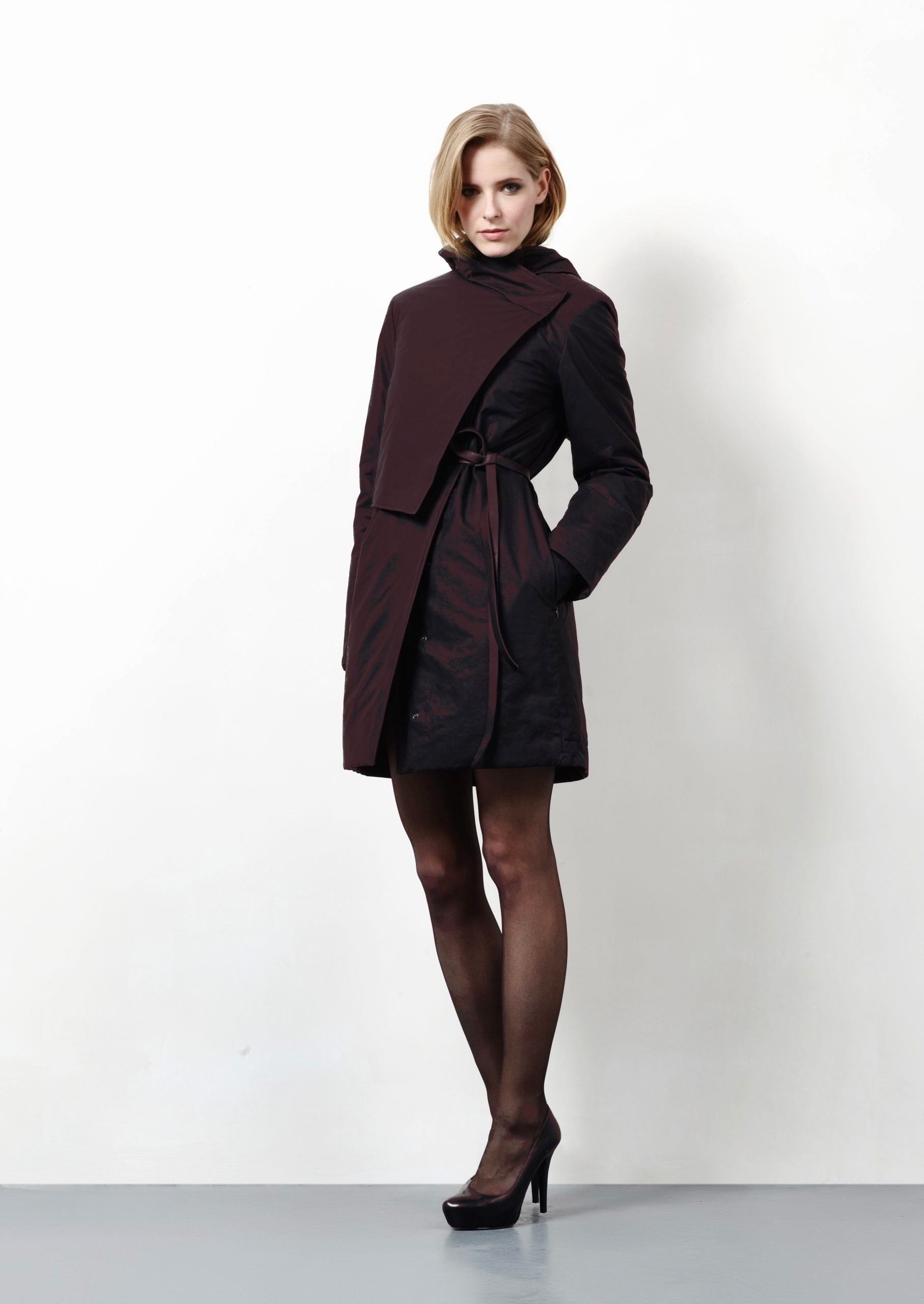 Il cappotto bordeaux elegante invernale impermeabile Perplexe