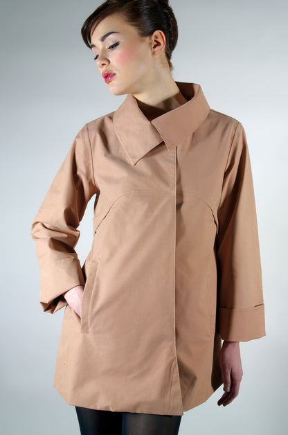 Il cappotto impermeabile elegante beige caldo Audrey