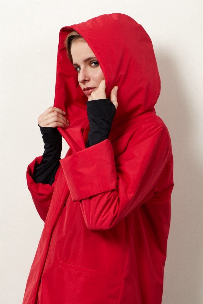 Il cappotto lungo rosso imbottito chic e impermeabile Eva