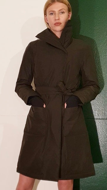 Il cappotto trench imbottito impermeabile nero Trip