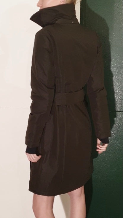 Il cappotto trench imbottito impermeabile nero Trip