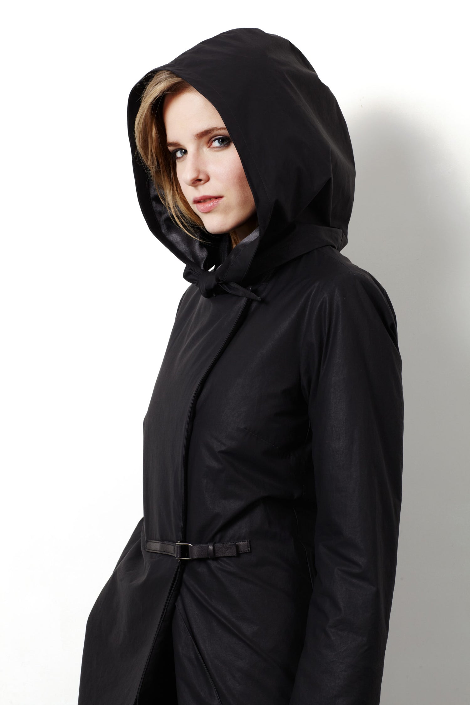 Il cappotto elegante invernale impermeabile nero Proud