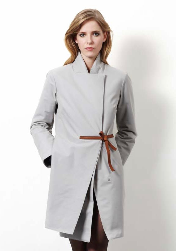 Il cappotto elegante invernale impermeabile grigio chiaro Proud