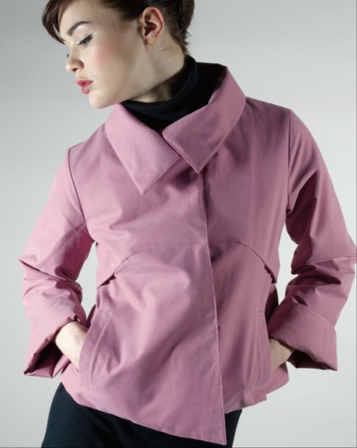 La giacca chic impermeabile nostalgia rosa Audrey